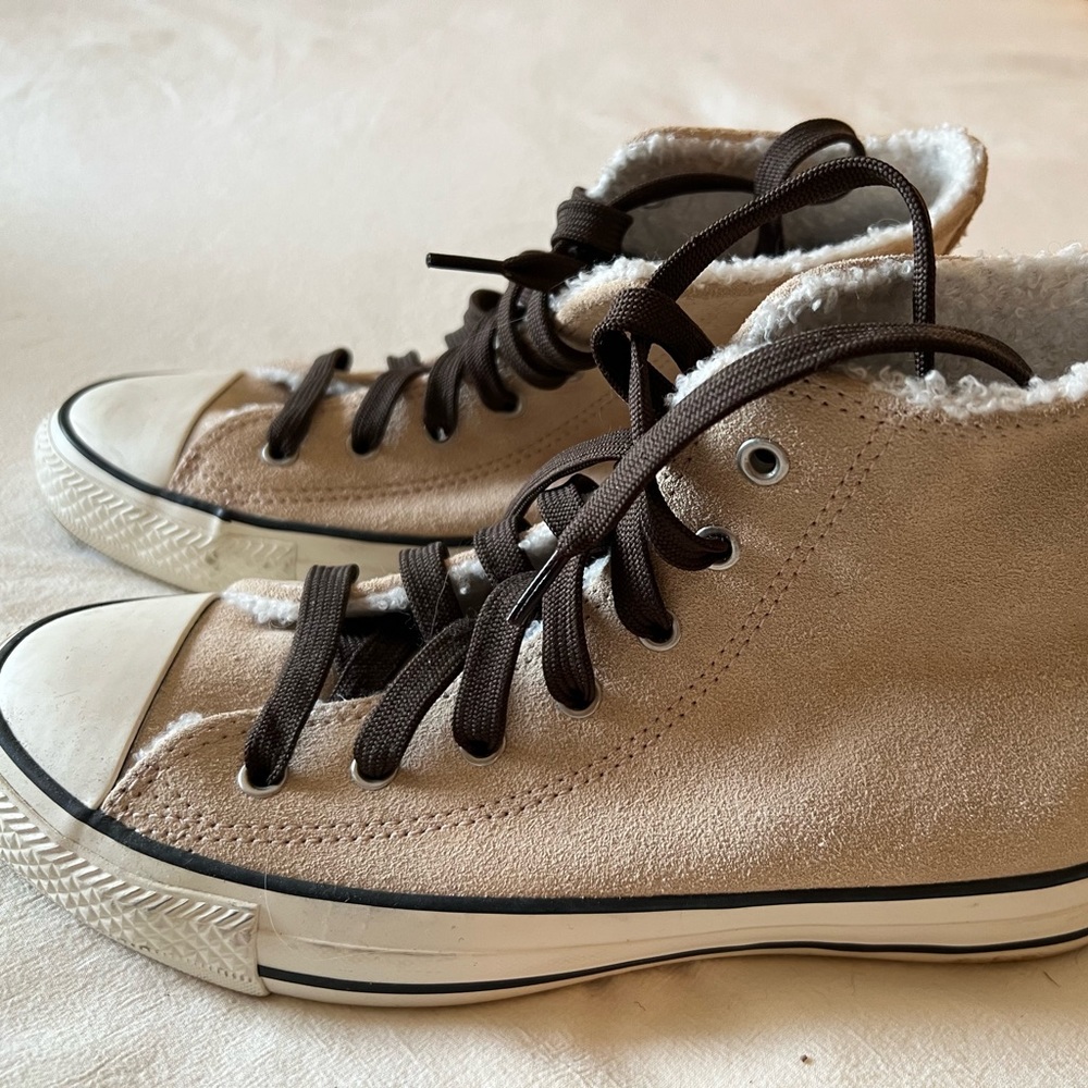 Womens Chuck Taylor All Star Lift Platform Suede in Pink